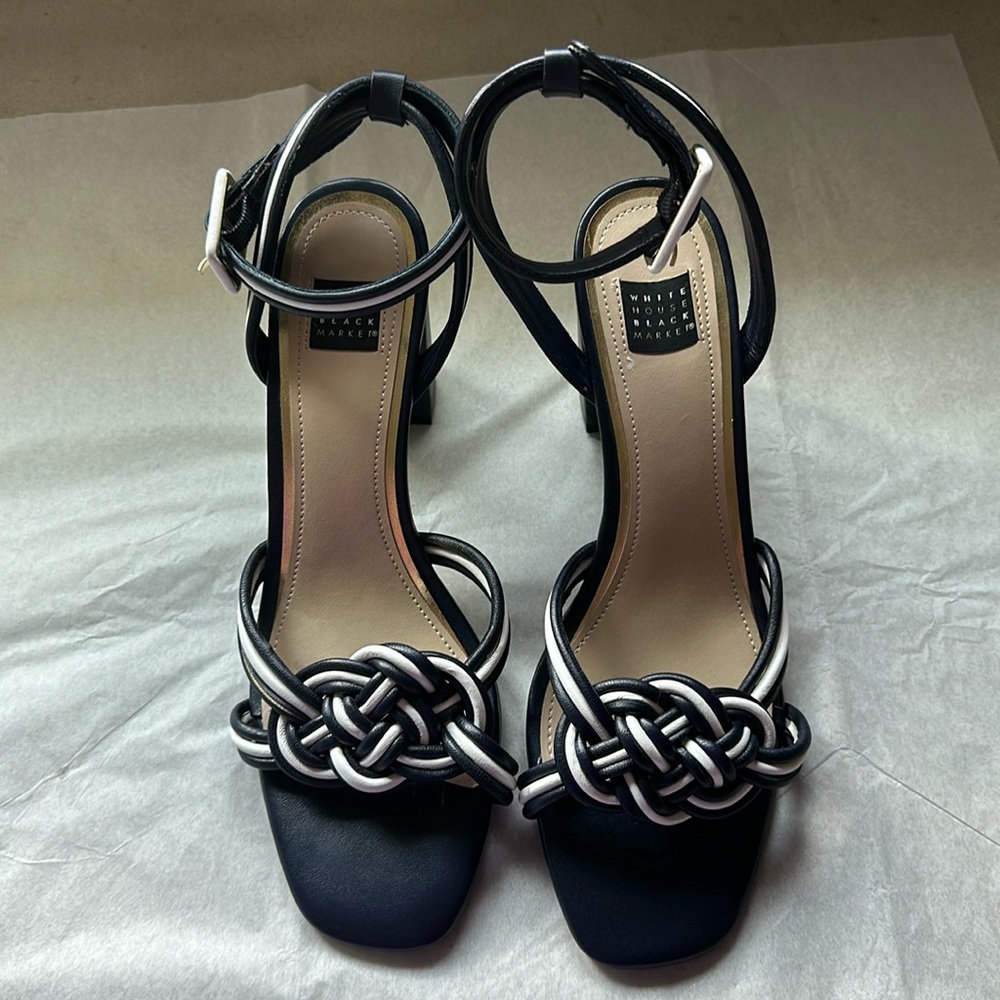 White House Black Market ankle strap block heel strappy sandal sz 8.5 Navy/White